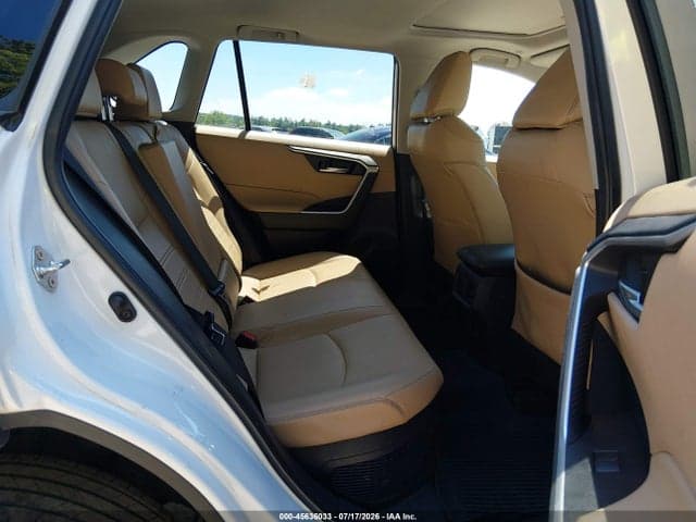 2024 TOYOTA RAV4 HYBRID XLE PREMIUM 8