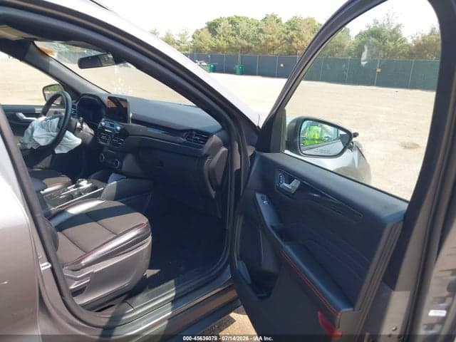 2024 FORD ESCAPE ST-LINE 5