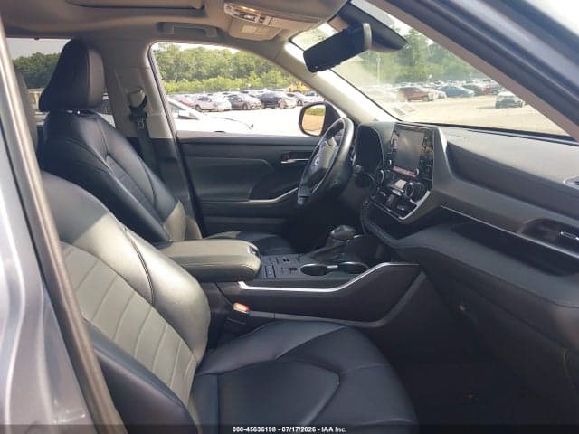 2022 TOYOTA HIGHLANDER XLE 5