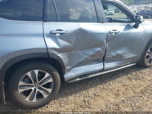 2022 TOYOTA HIGHLANDER XLE 6