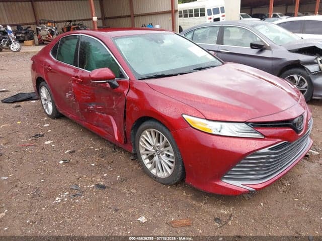 2020 TOYOTA CAMRY XLE - 1