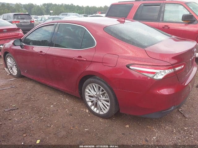2020 TOYOTA CAMRY XLE 3