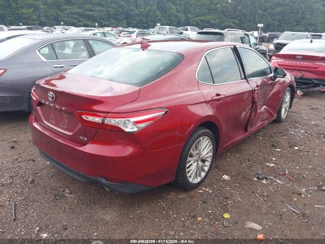 2020 TOYOTA CAMRY XLE 4
