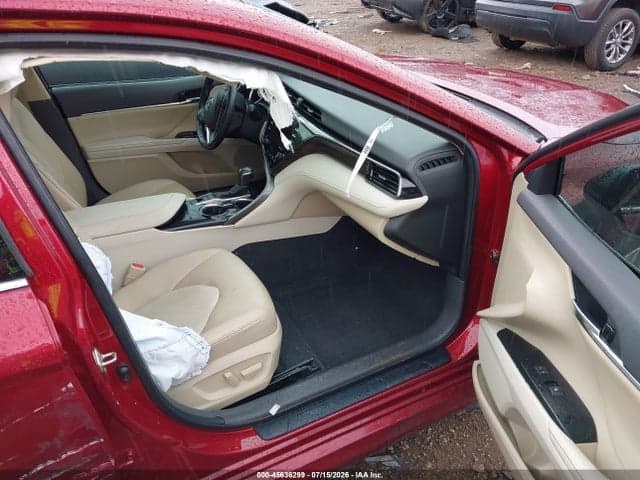 2020 TOYOTA CAMRY XLE 5