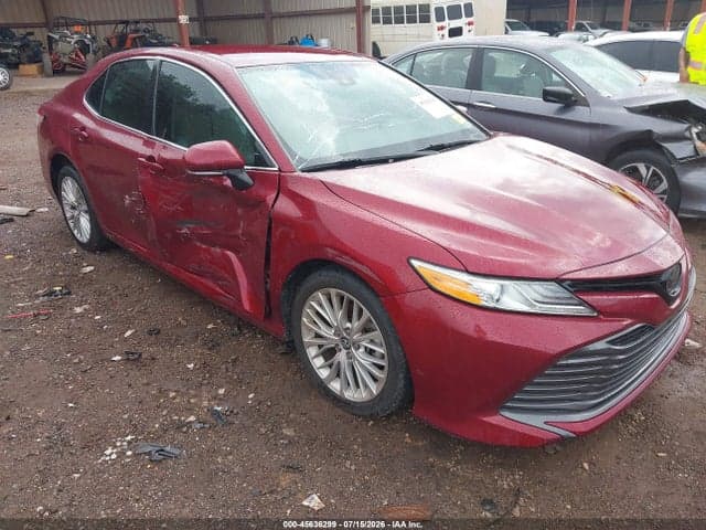 2020 TOYOTA CAMRY XLE 6