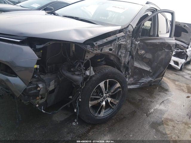 2017 TOYOTA RAV4 XLE 6