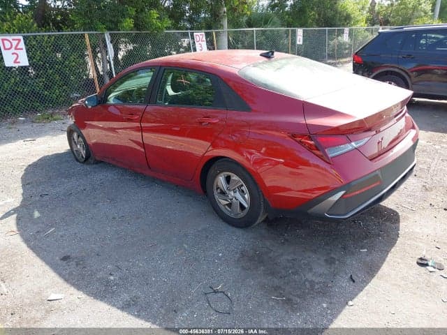 2025 HYUNDAI ELANTRA SE 3