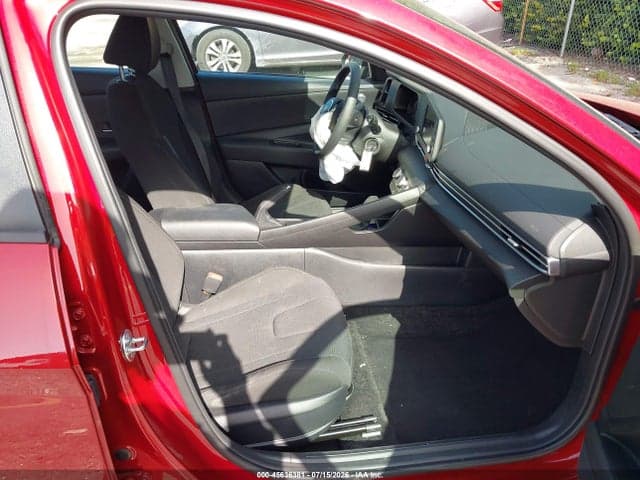 2025 HYUNDAI ELANTRA SE 5