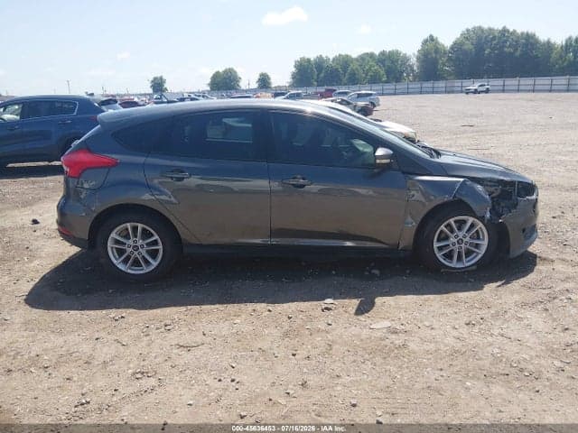 2017 FORD FOCUS SE 14