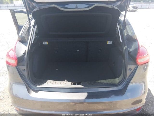 2017 FORD FOCUS SE 18