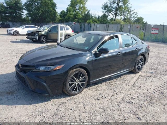2022 TOYOTA CAMRY SE 2