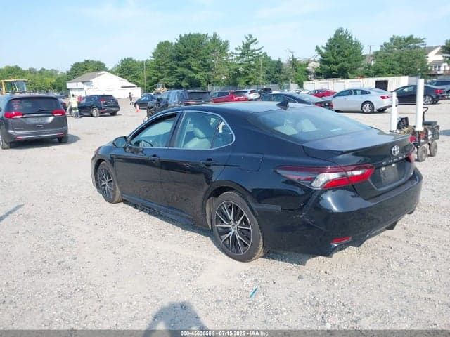 2022 TOYOTA CAMRY SE 3