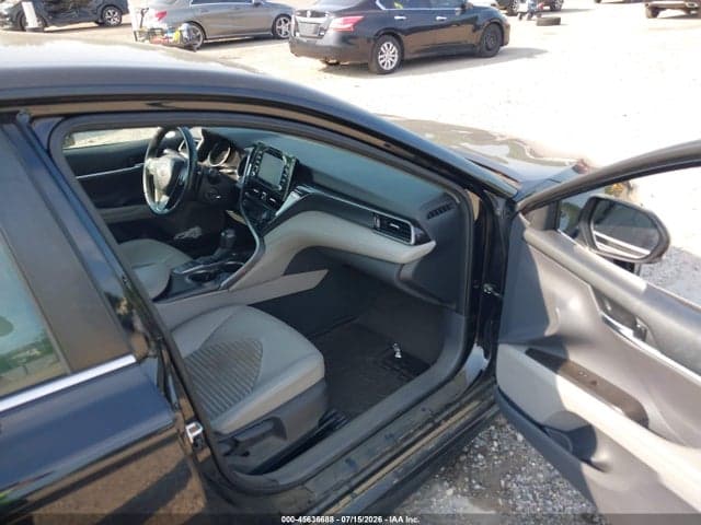 2022 TOYOTA CAMRY SE 5