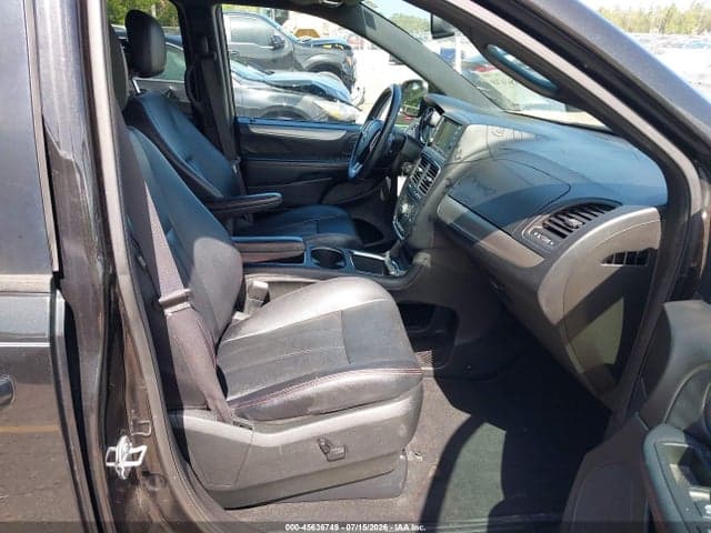 2017 DODGE GRAND CARAVAN GT 5