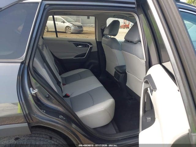 2019 TOYOTA RAV4 XLE PREMIUM 8
