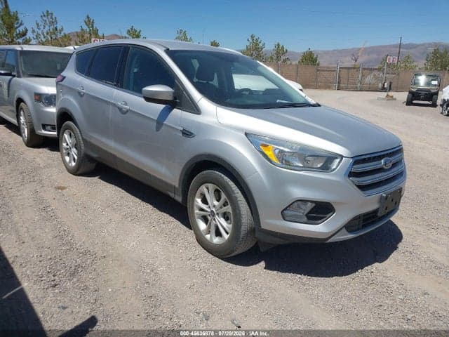 2017 FORD ESCAPE SE 1