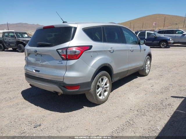 2017 FORD ESCAPE SE 4