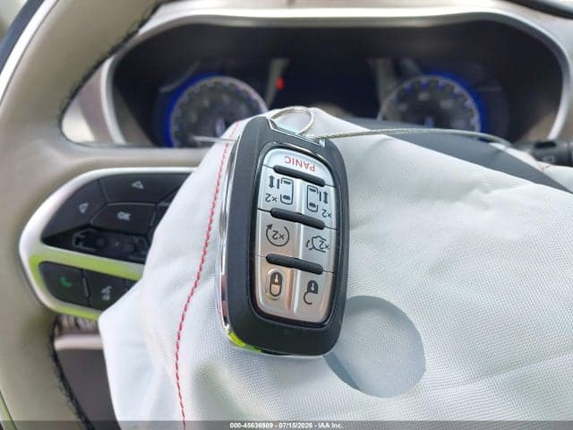 2017 CHRYSLER PACIFICA LIMITED 11