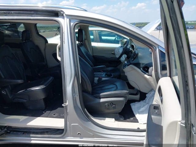 2017 CHRYSLER PACIFICA LIMITED 5