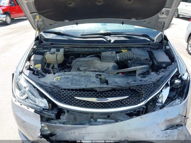2017 CHRYSLER PACIFICA LIMITED 10