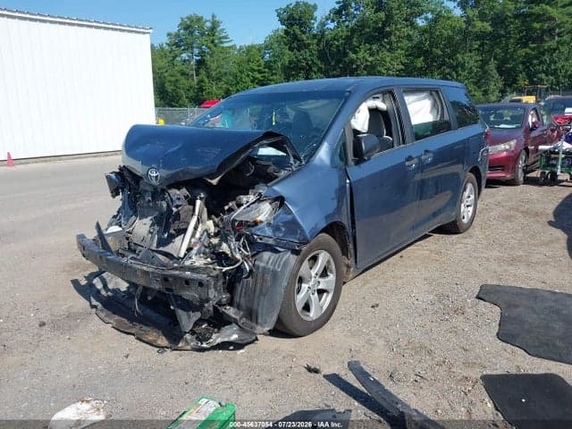 2017 TOYOTA SIENNA L 7 PASSENGER 2