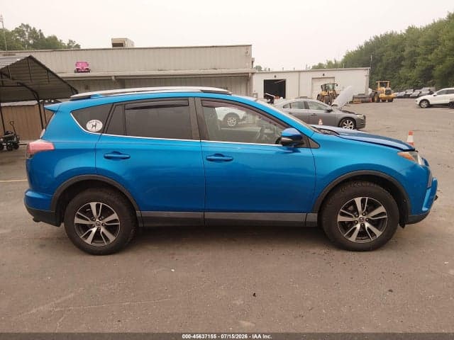 2017 TOYOTA RAV4 XLE 13