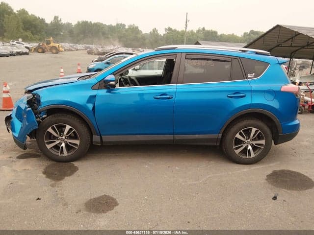 2017 TOYOTA RAV4 XLE 14
