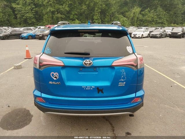 2017 TOYOTA RAV4 XLE 16