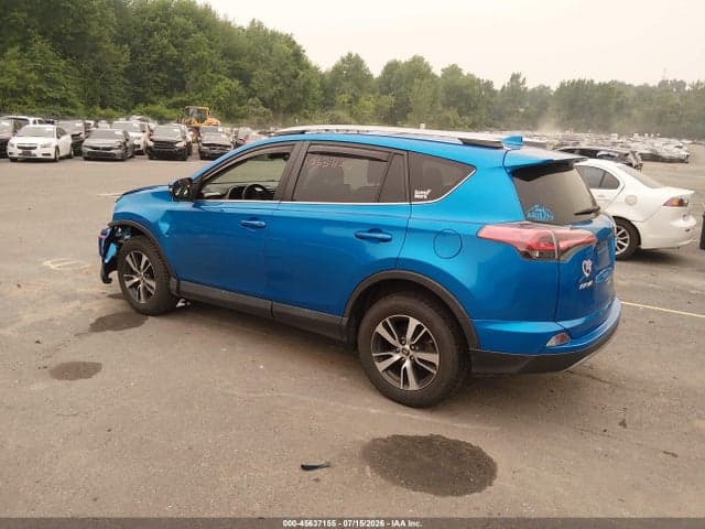 2017 TOYOTA RAV4 XLE 3