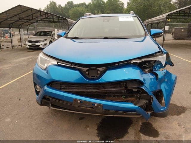 2017 TOYOTA RAV4 XLE 6