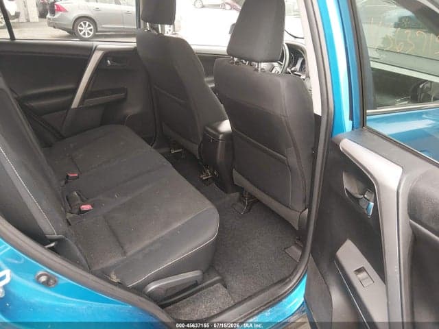 2017 TOYOTA RAV4 XLE 8