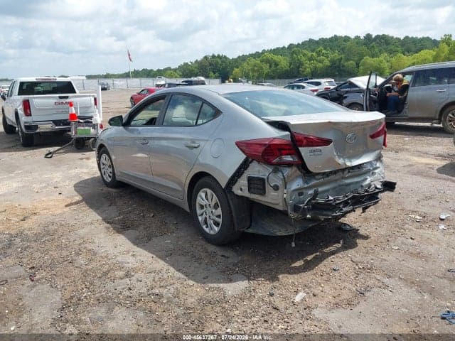 2020 HYUNDAI ELANTRA SE 3