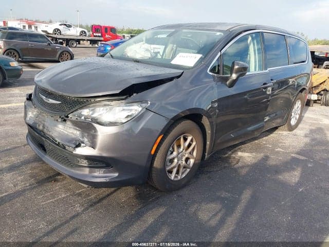 2022 CHRYSLER VOYAGER LX 2