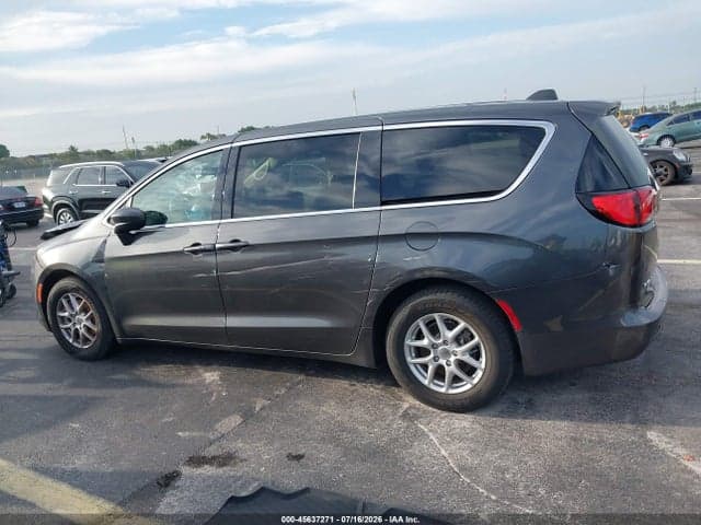 2022 CHRYSLER VOYAGER LX 13