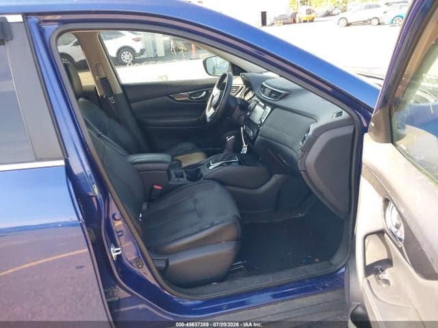 2017 NISSAN ROGUE SL 5