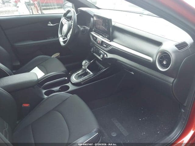 2023 KIA FORTE GT-LINE 5