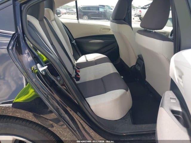 2025 TOYOTA COROLLA LE 8