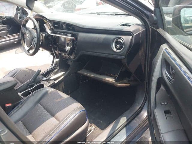 2017 TOYOTA COROLLA SE 5