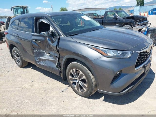 2020 TOYOTA HIGHLANDER XLE - 1
