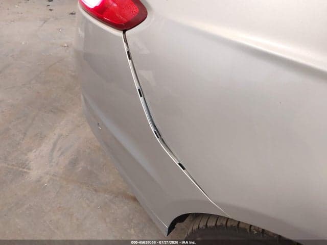 2017 FORD FUSION SE 18