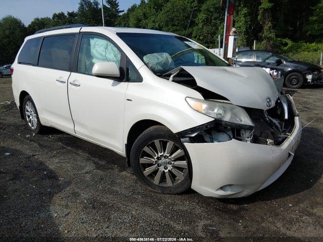 2017 TOYOTA SIENNA XLE PREMIUM 7 PASSENGER 1