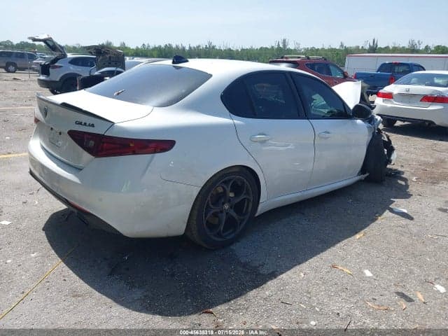 2019 ALFA ROMEO GIULIA RWD 4
