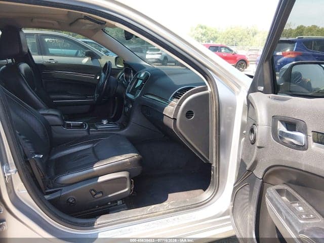 2017 CHRYSLER 300C 5