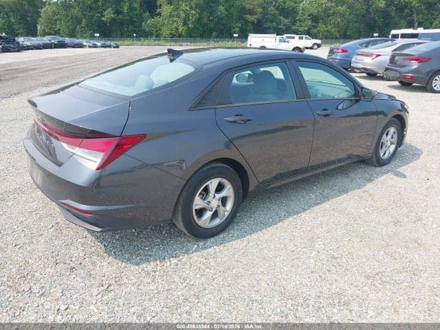 2021 HYUNDAI ELANTRA SE 4