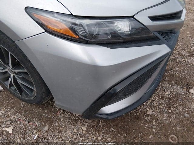 2021 TOYOTA CAMRY SE HYBRID 17
