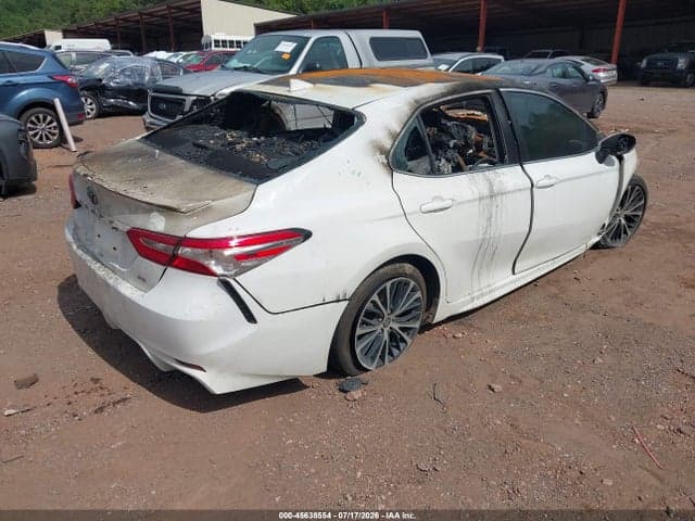 2020 TOYOTA CAMRY SE 4