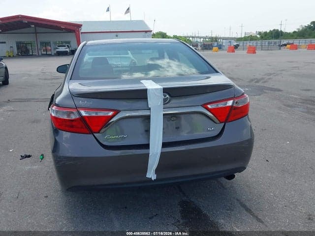 2017 TOYOTA CAMRY SE 16