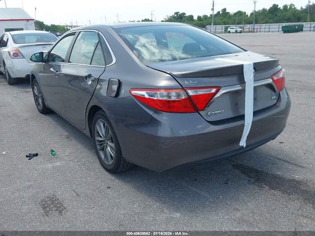 2017 TOYOTA CAMRY SE 3