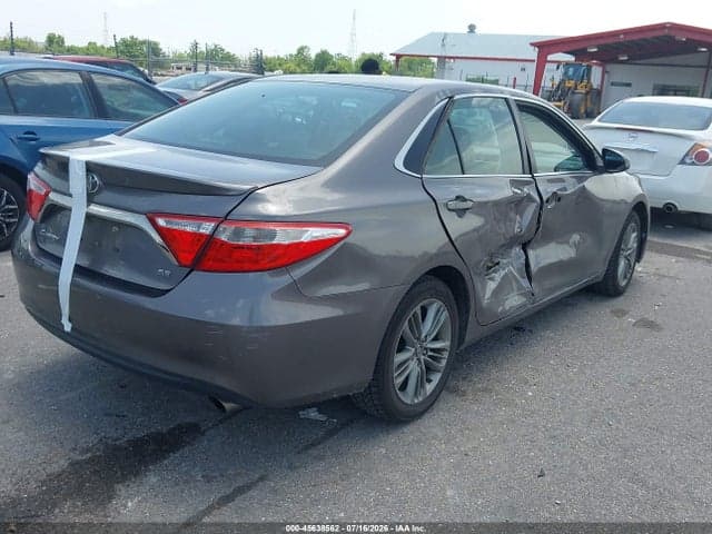 2017 TOYOTA CAMRY SE 4