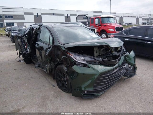 2026 TOYOTA SIENNA WOODLAND EDITION